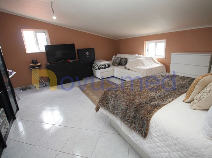 Image No.43-5 Bed House for sale