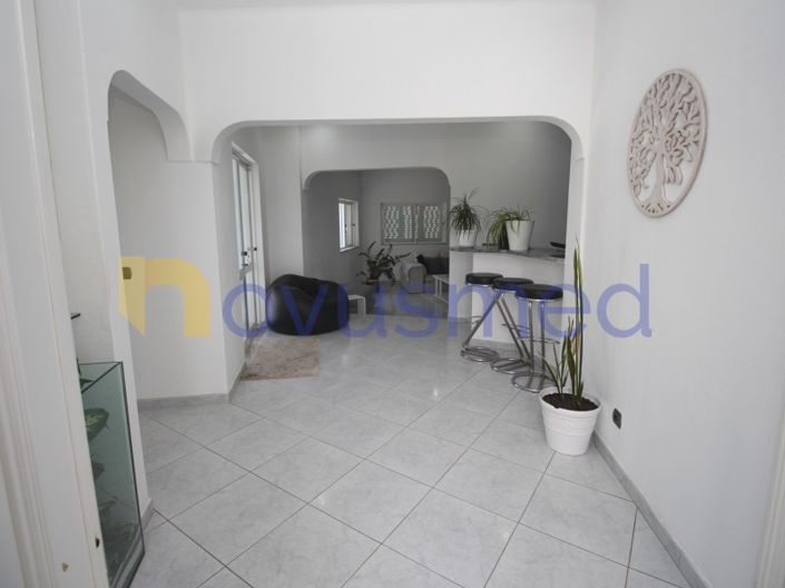 Image No.5-5 Bed House for sale