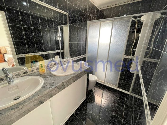 Image No.55-5 Bed House for sale