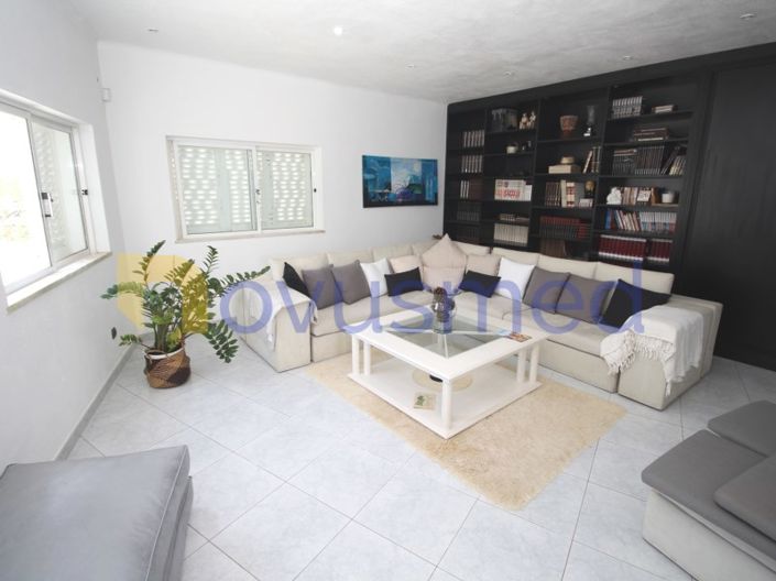 Image No.6-5 Bed House for sale