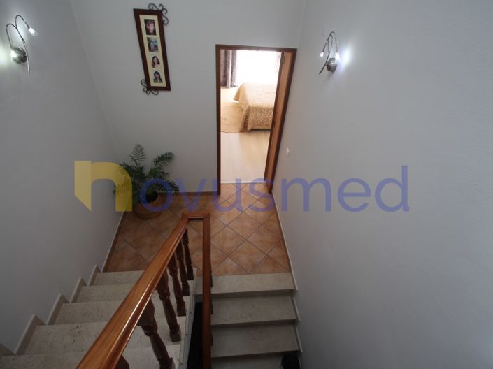 Image No.20-4 Bed House for sale