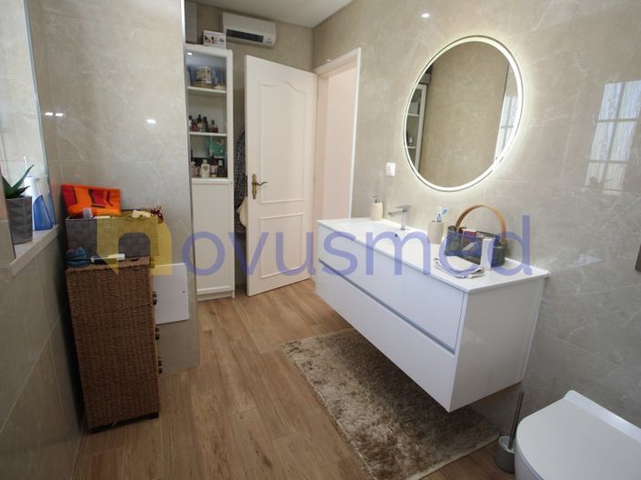 Image No.27-4 Bed House for sale