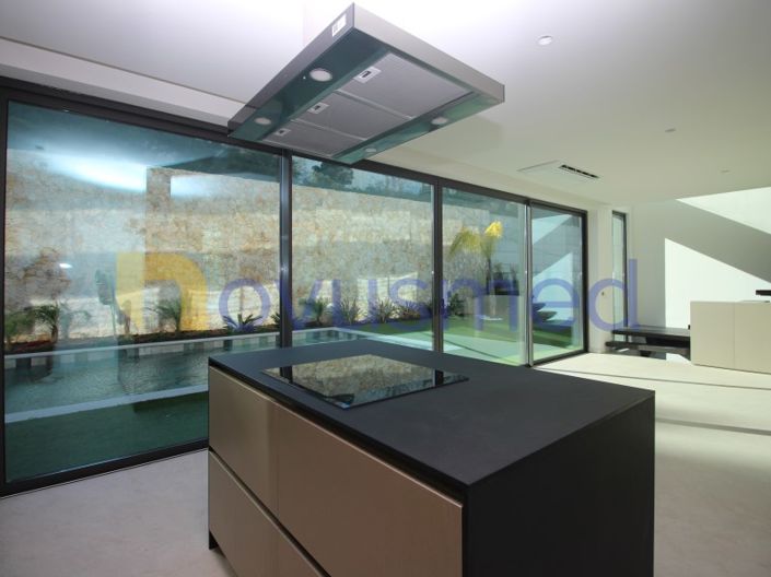 Image No.12-4 Bed House for sale