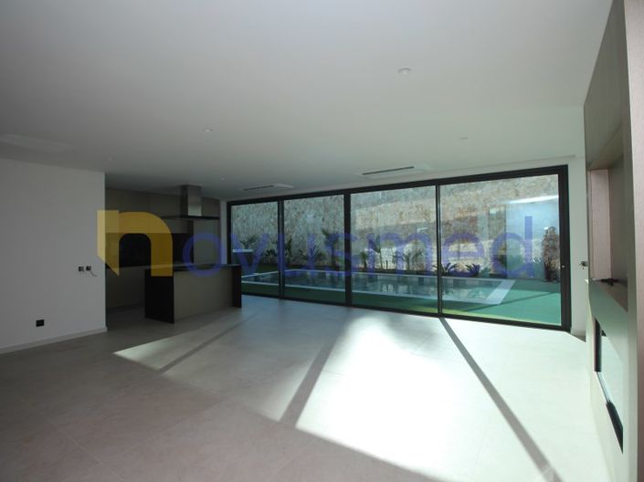 Image No.14-4 Bed House for sale