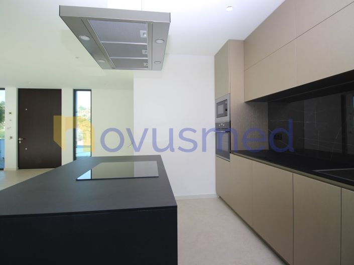 Image No.15-4 Bed House for sale