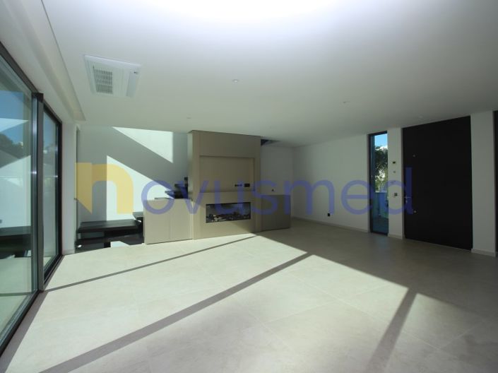 Image No.17-4 Bed House for sale