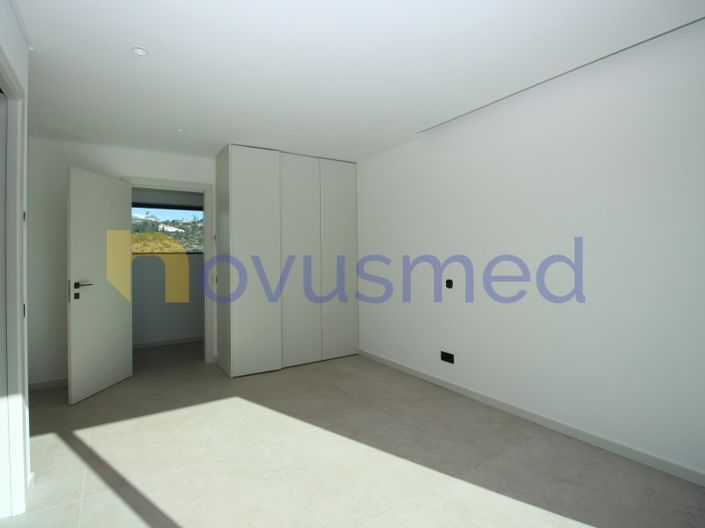 Image No.27-4 Bed House for sale