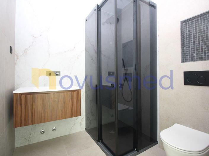 Image No.28-4 Bed House for sale