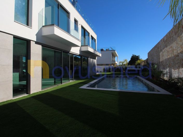 Image No.3-4 Bed House for sale