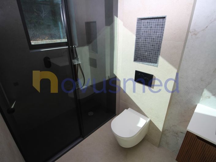 Image No.30-4 Bed House for sale