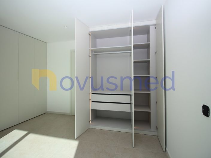 Image No.32-4 Bed House for sale