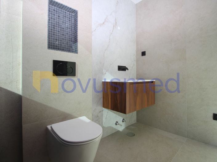 Image No.33-4 Bed House for sale