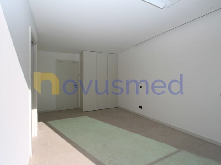 Image No.34-4 Bed House for sale