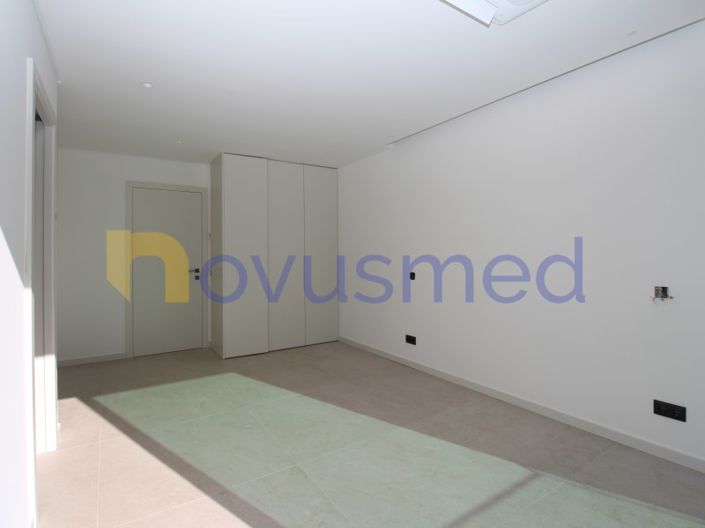 Image No.35-4 Bed House for sale