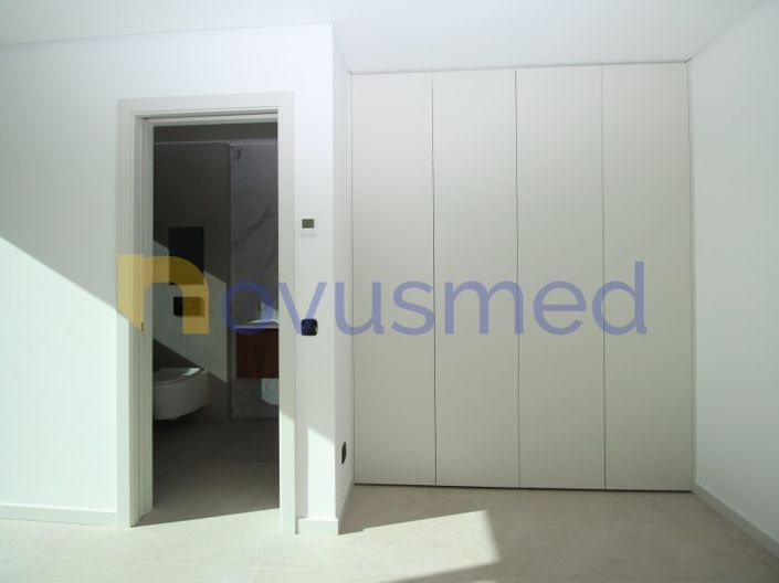 Image No.37-4 Bed House for sale