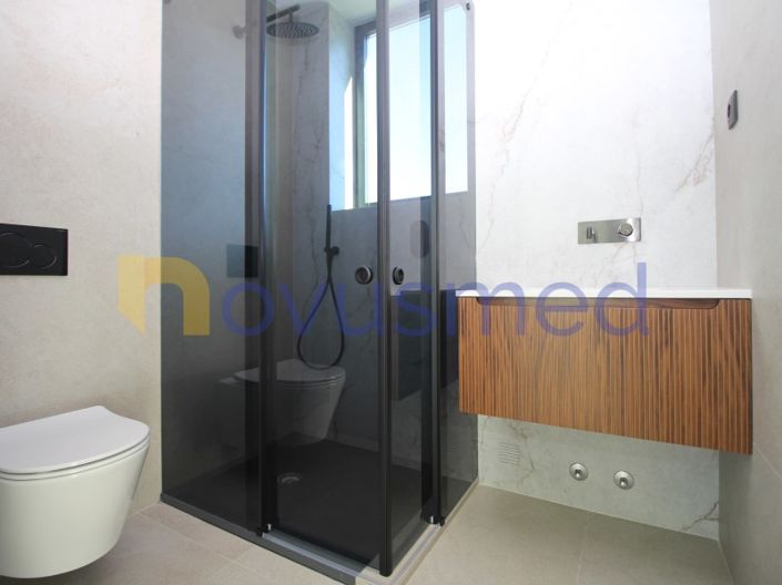 Image No.38-4 Bed House for sale