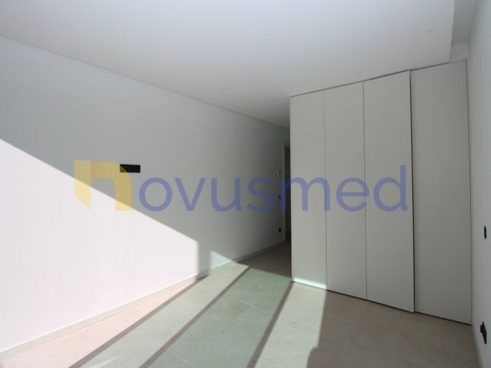 Image No.39-4 Bed House for sale