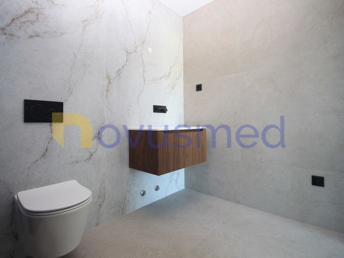 Image No.47-4 Bed House for sale