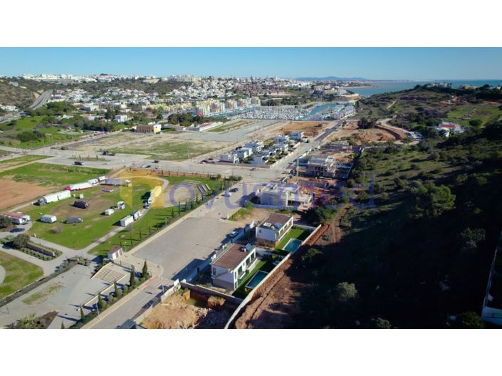 Image No.52-4 Bed House for sale