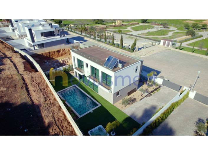 Image No.8-4 Bed House for sale