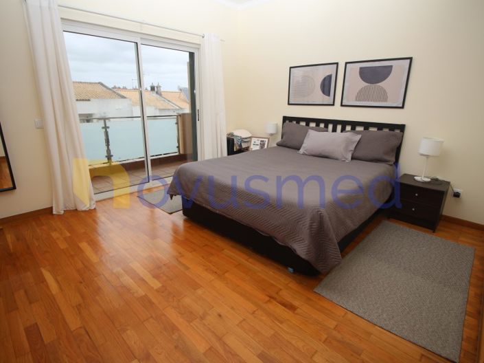 Image No.12-4 Bed House for sale