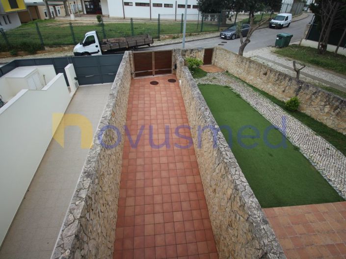 Image No.25-4 Bed House for sale