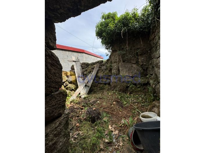 Image No.10-1 Bed Farmhouse for sale