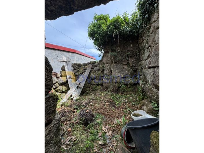 Image No.11-1 Bed Farmhouse for sale