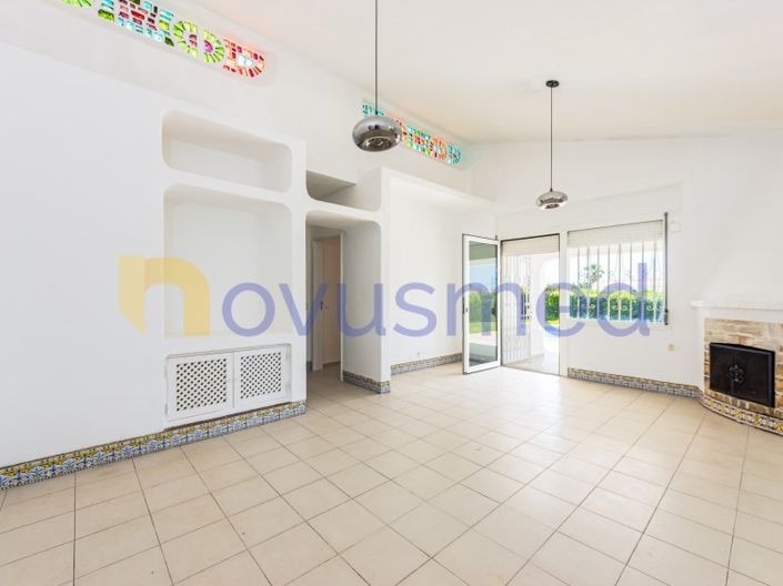 Image No.18-4 Bed House for sale