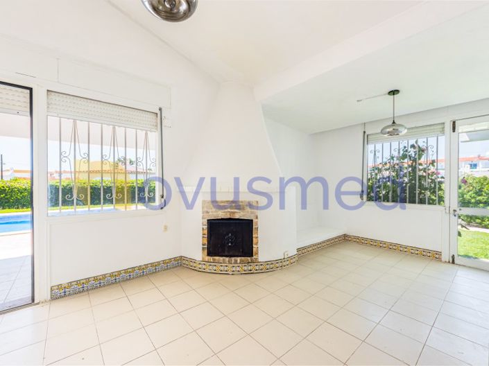 Image No.20-4 Bed House for sale