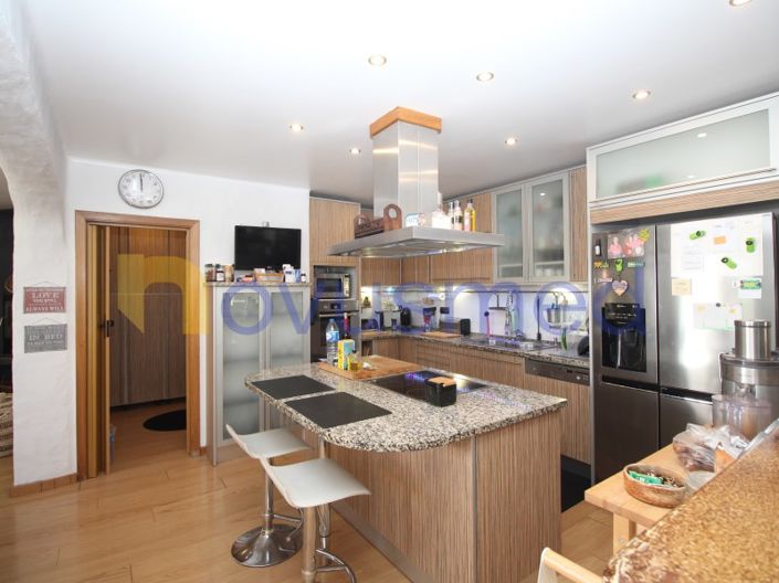Image No.11-4 Bed House for sale