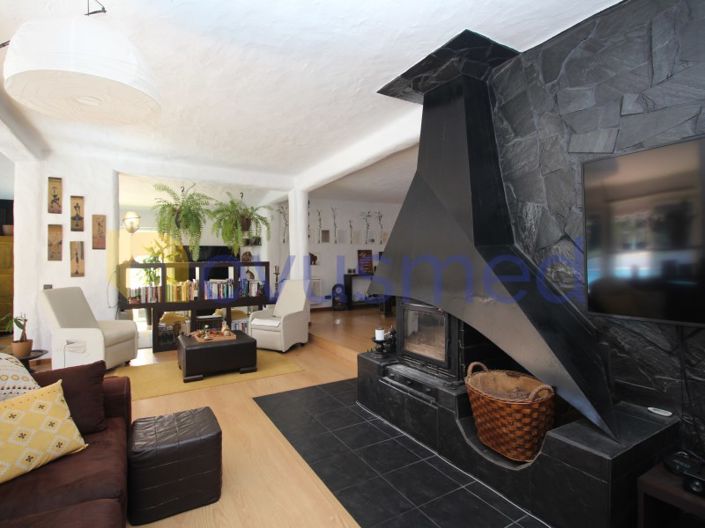 Image No.17-4 Bed House for sale