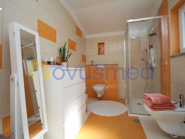 Image No.27-4 Bed House for sale