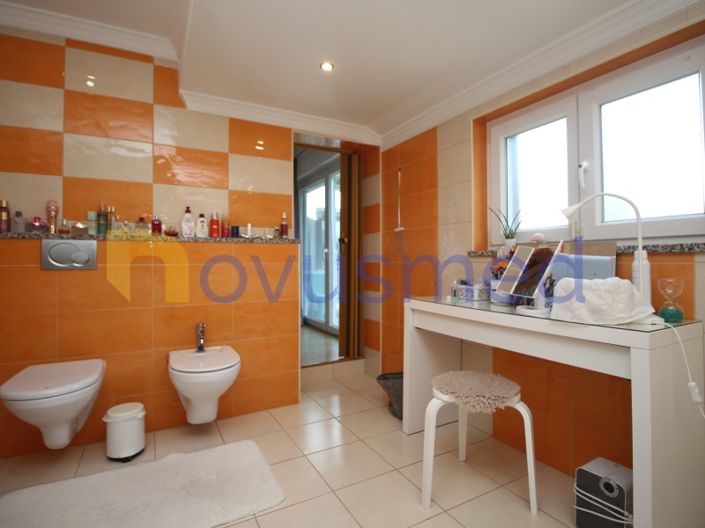 Image No.32-4 Bed House for sale