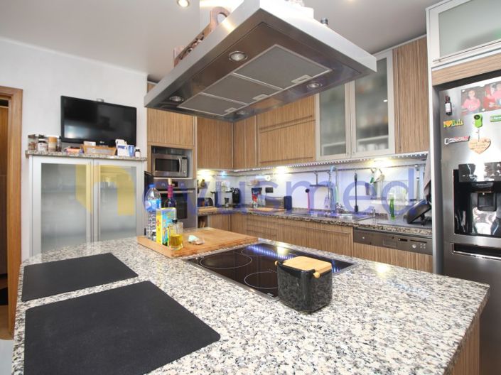 Image No.55-4 Bed House for sale