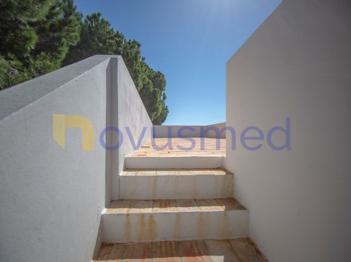 Image No.55-5 Bed House for sale