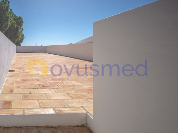 Image No.56-5 Bed House for sale