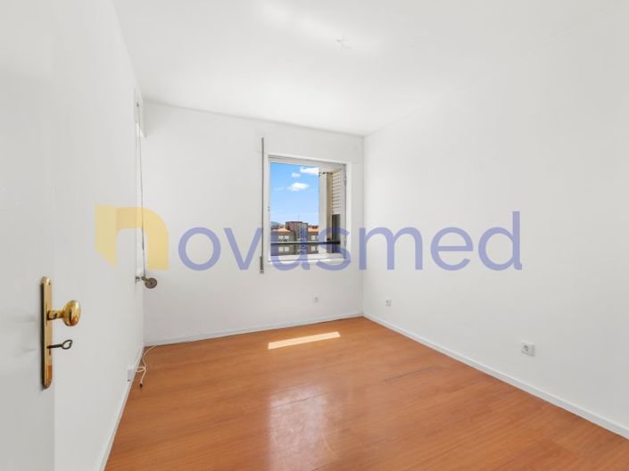 Image No.11-3 Bed Apartment for sale
