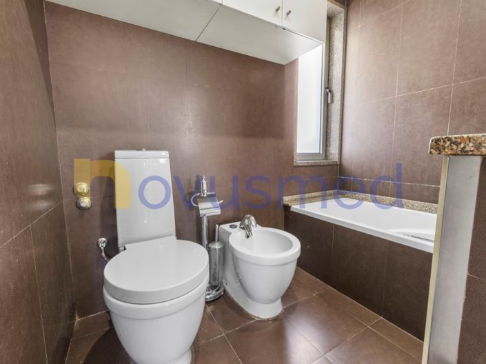 Image No.21-3 Bed Apartment for sale