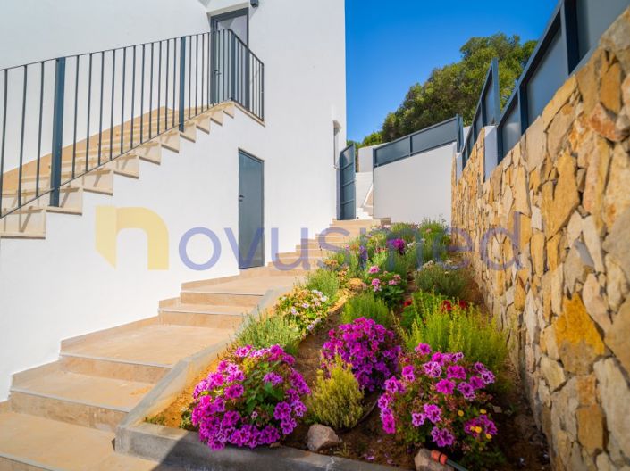 Image No.10-3 Bed House for sale