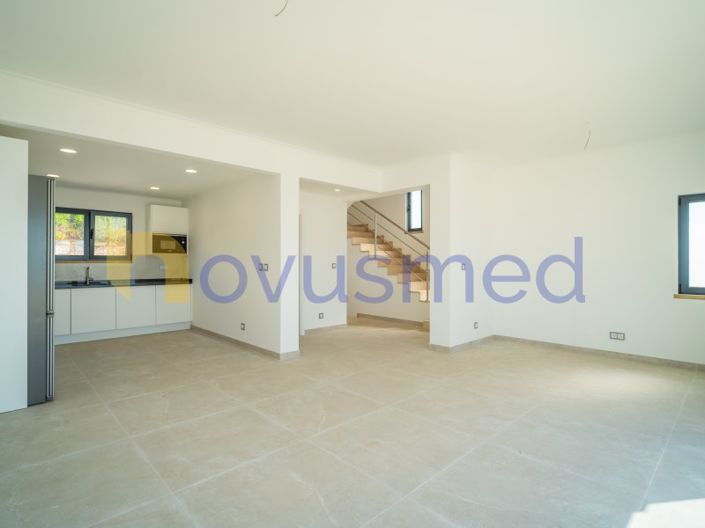 Image No.20-3 Bed House for sale