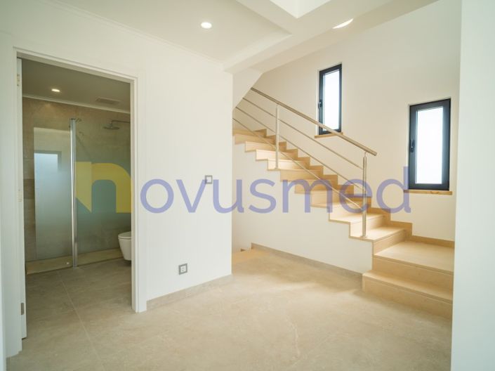 Image No.28-3 Bed House for sale