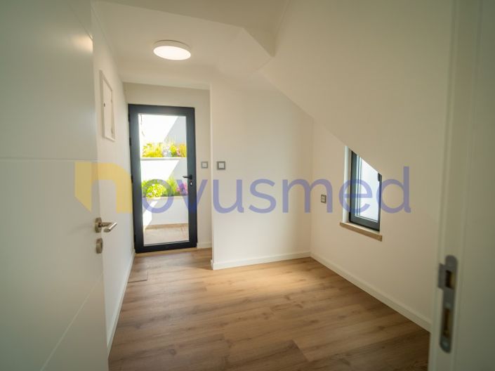 Image No.32-3 Bed House for sale