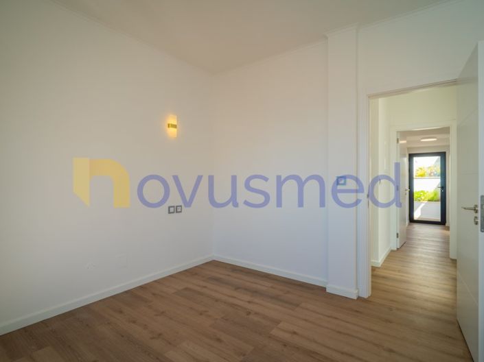 Image No.41-3 Bed House for sale