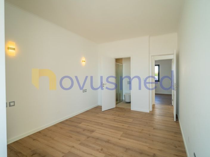 Image No.46-3 Bed House for sale