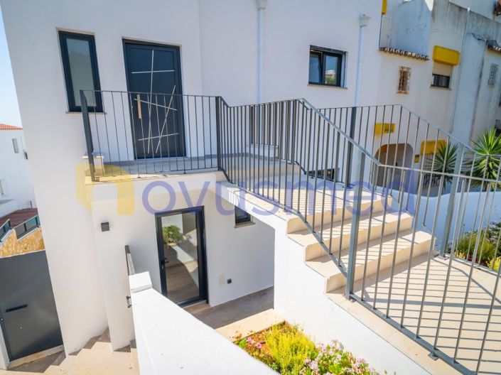 Image No.9-3 Bed House for sale