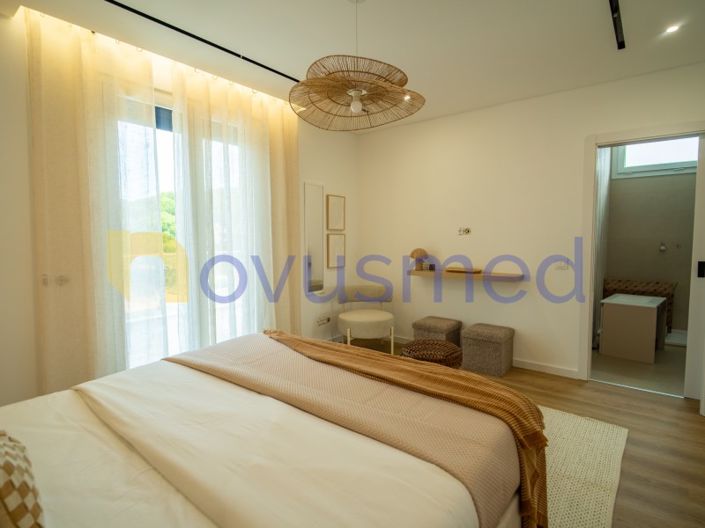 Image No.17-3 Bed House for sale