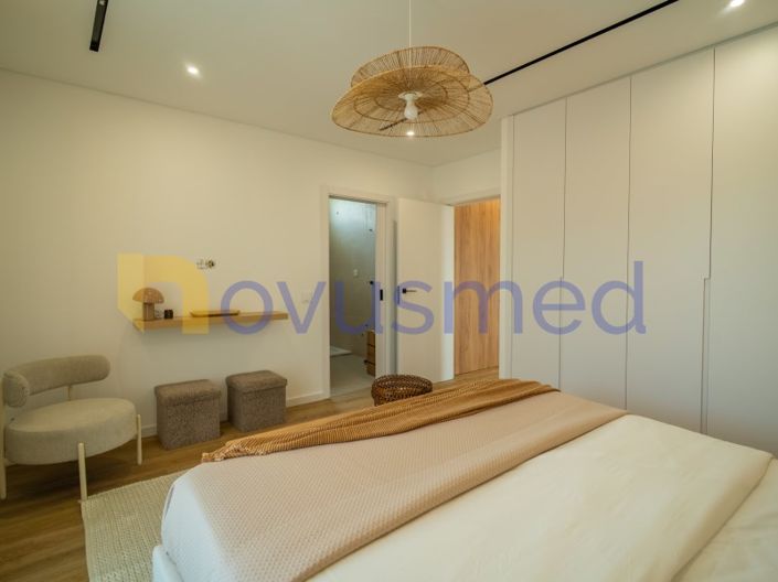 Image No.18-3 Bed House for sale