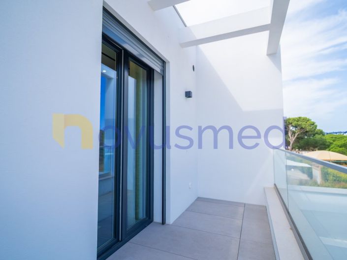 Image No.22-3 Bed House for sale