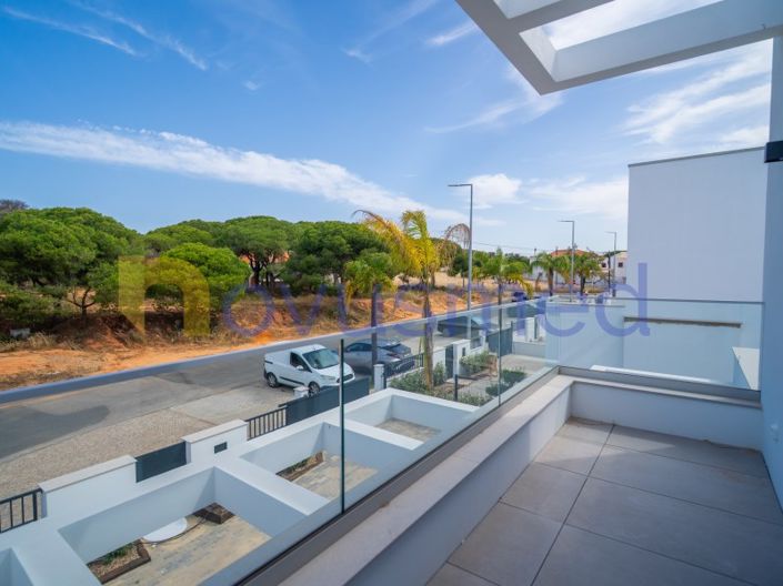 Image No.23-3 Bed House for sale